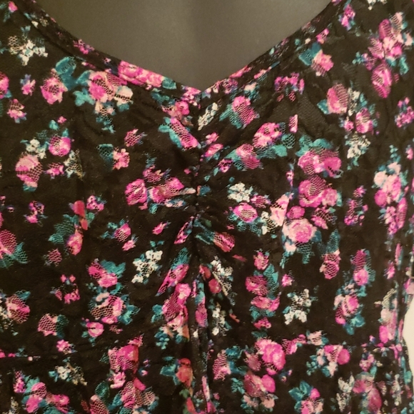 Torrid lace blouse - Picture 2 of 5